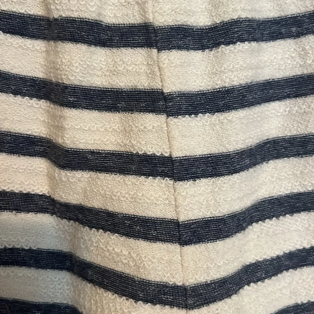 NWT Old Navy Terry Cloth Shorts Size Medium - Picture 4 of 4